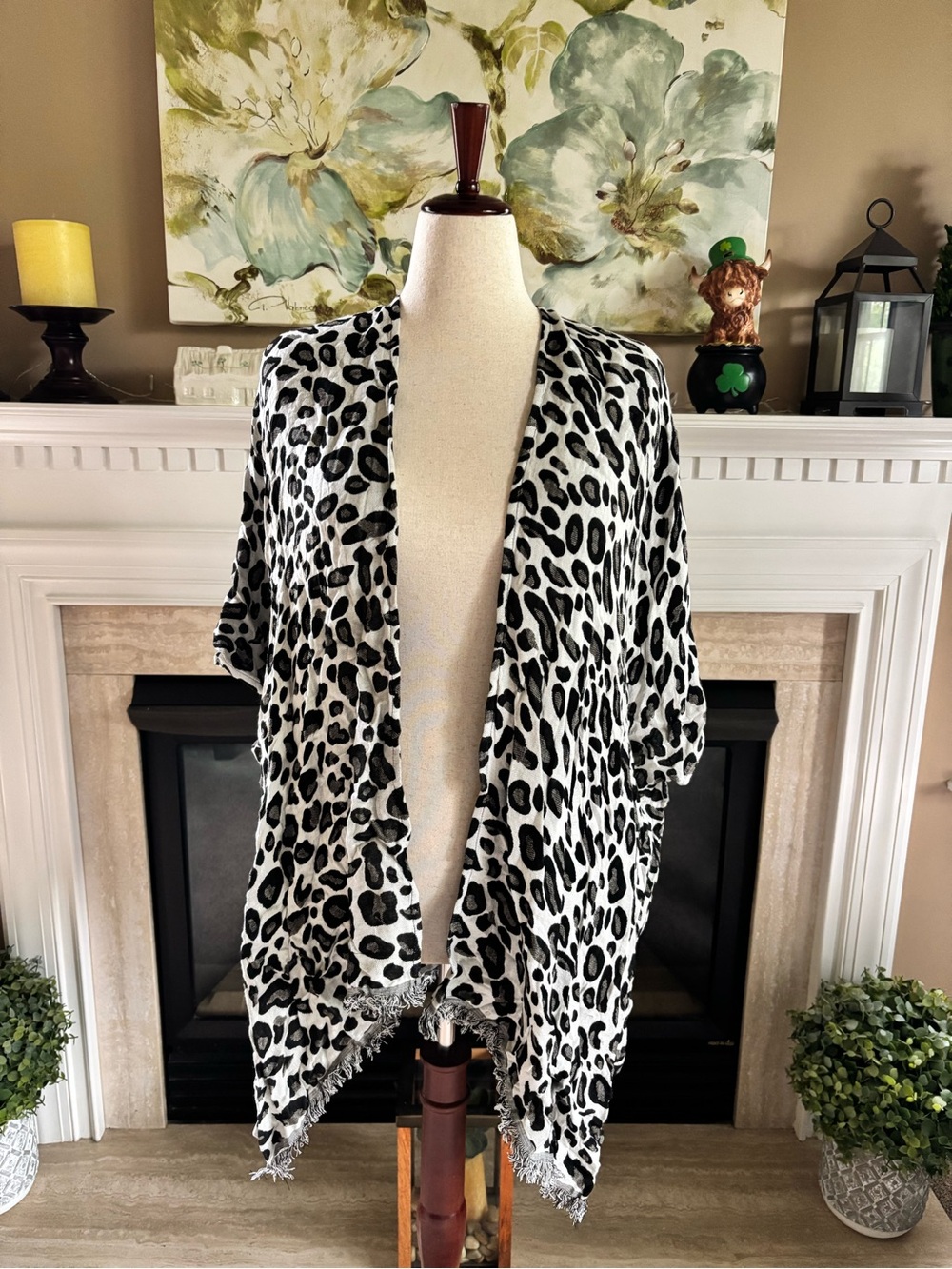 *NEW* Chico’s Leopard Jacquard Ruana  Covering - One Size